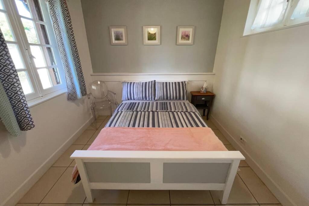 Jeanroy A Cheerful 2 Bedroom Rural * Saint-Martial-Viveyrol