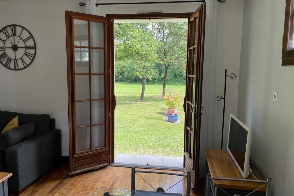 Jeanroy A Cheerful 2 Bedroom Rural Hébergement de vacances *